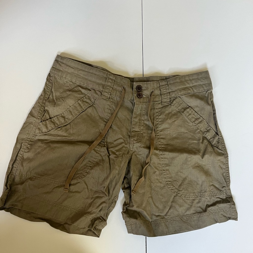 Patagonia tan Island Hemp Shorts size 6